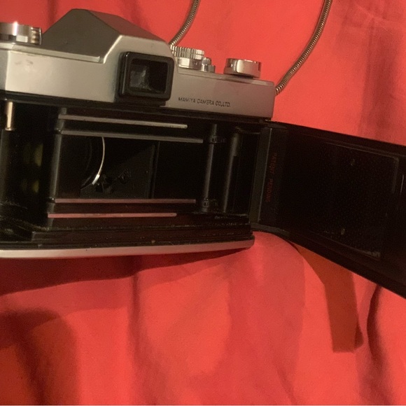 Mamiya Sekor 35mm Film Camera 500 TL with Metal Strap - Picture 7 of 9